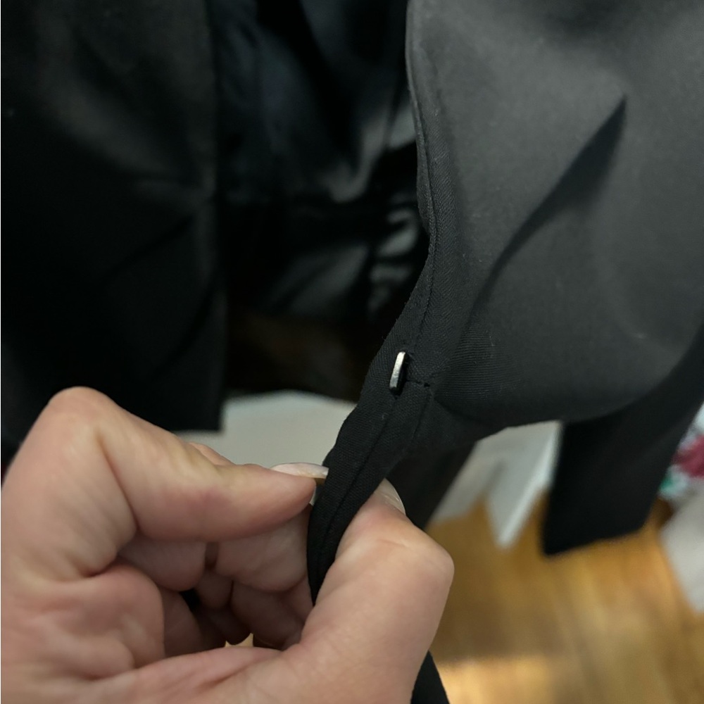 NWT Calvin Klein blazer ! Size six color black - Picture 4 of 6